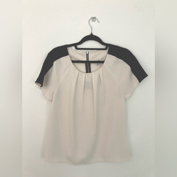 CALVIN KLEIN Black and White Colourblock Short Sleeve Blouse ✨ 50% OFF BUNDLES ✨ - Picture 1 of 3